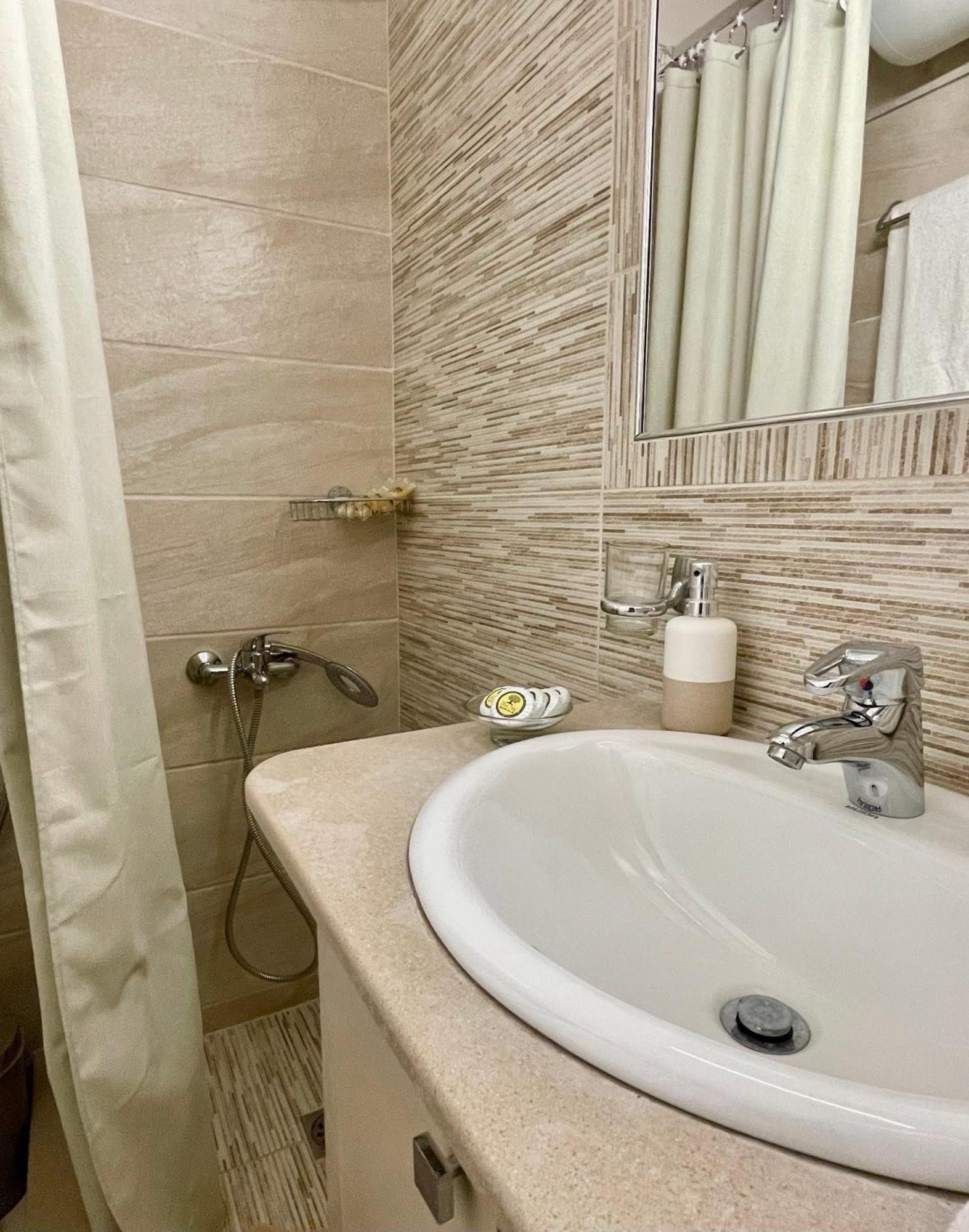 Remvi Deluxe Apartment 104 With Sea View Kárpathos Eksteriør bilde